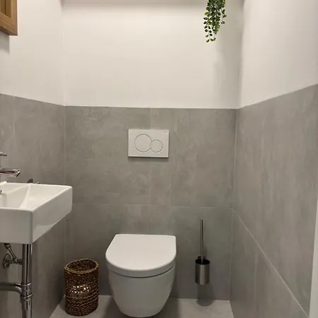 Julia - Ruhelage Mit Panoramablick *