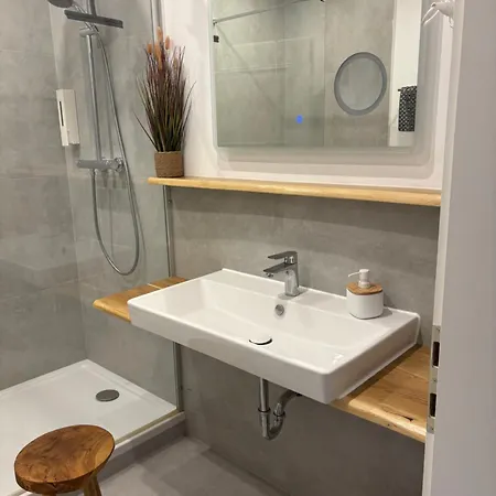 Julia - Ruhelage Mit Panoramablick *